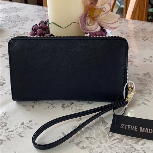 Steve Madden Black Wallet/Wristlet - Picture 3 of 6
